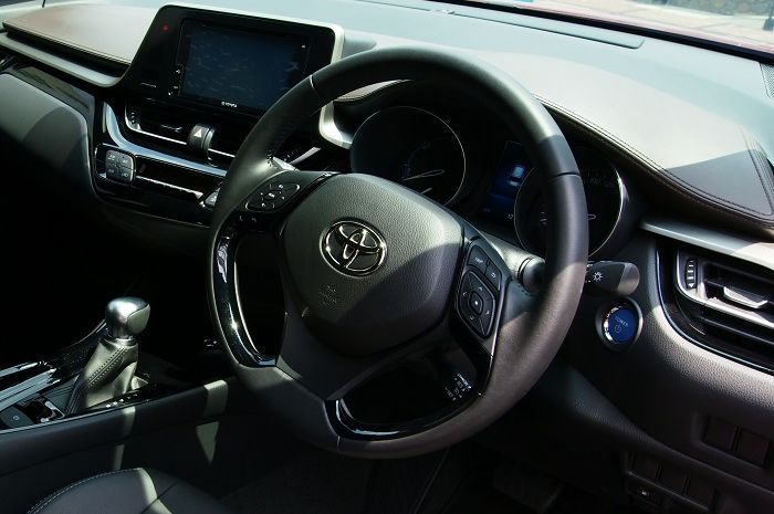 Setir Mobil Terasa Berat? Yuk, Simak 6 Penyebab Setir Berat