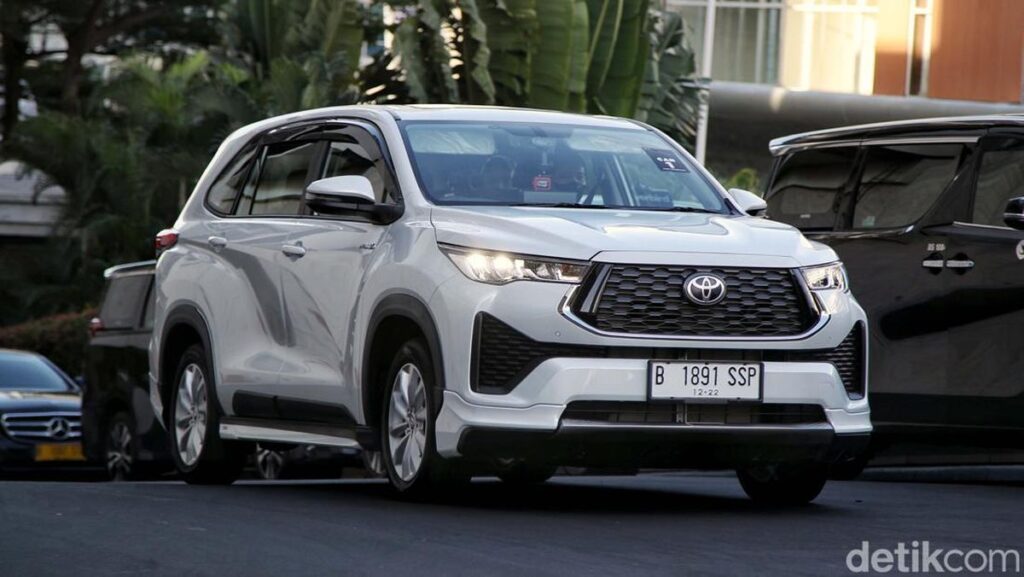 Segini Harga Baterai Mobil Toyota Innova Zenix, Bergaransi 8 Tahun