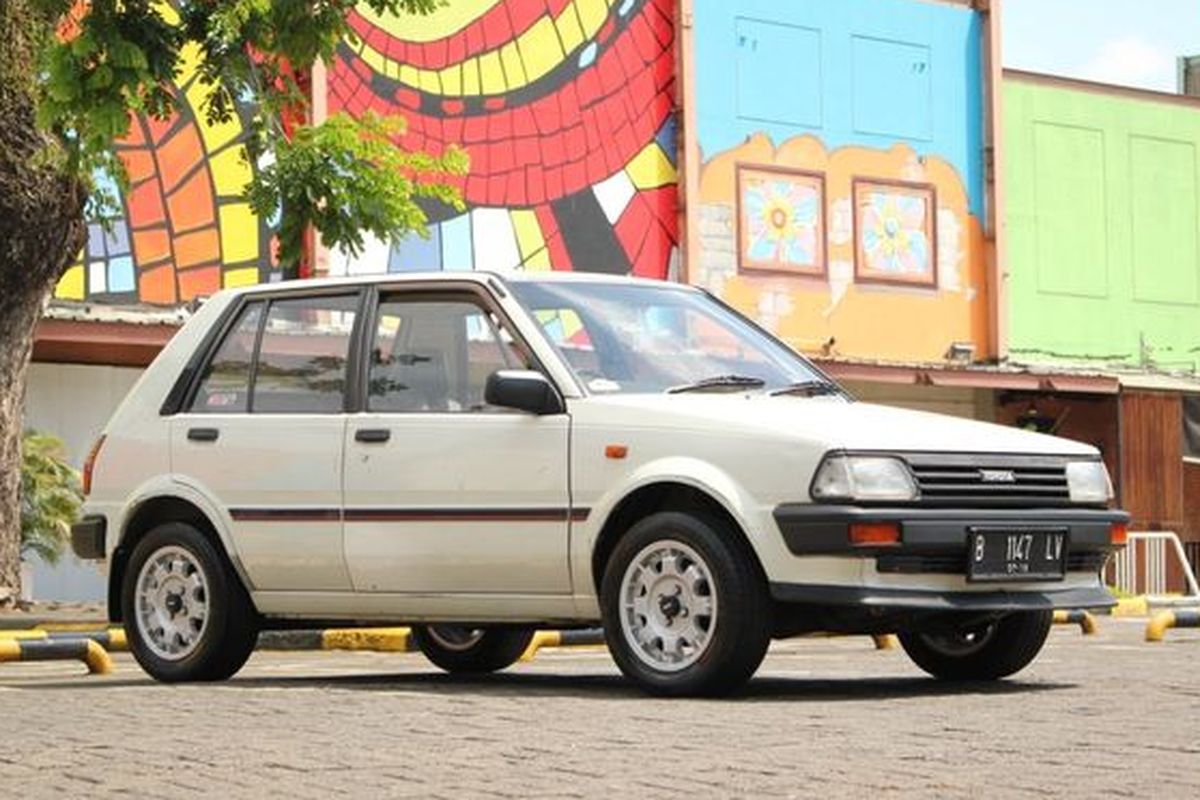 Bedah Toyota Starlet Kotak: Pilih 1.000 cc atau 1.300 cc?