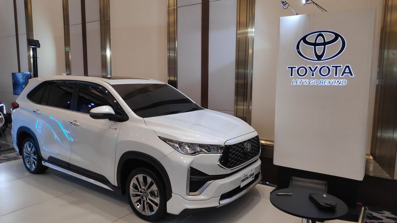 Kijang Innova Terus Mendominasi! Mana yang Lebih Diminati, Zenix atau Reborn?