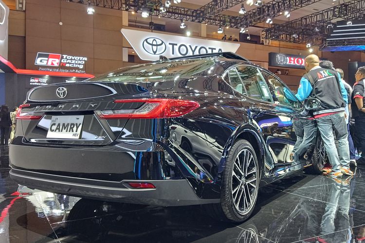 Mengenal Pesona New Toyota Camry 2025, Apa yang Baru?"